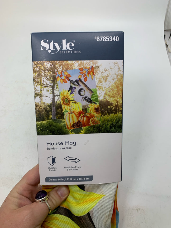 NIP FALL THEMED HOUSE FLAG.