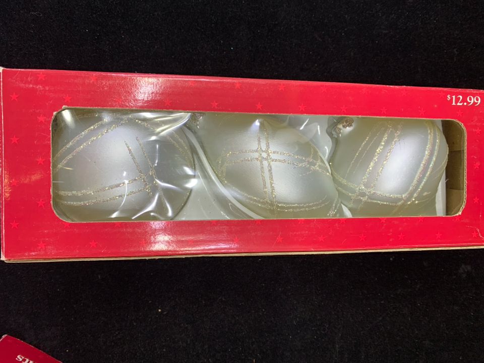 NIB 3 WHITE W/ GLITTER ORNAMENTS.