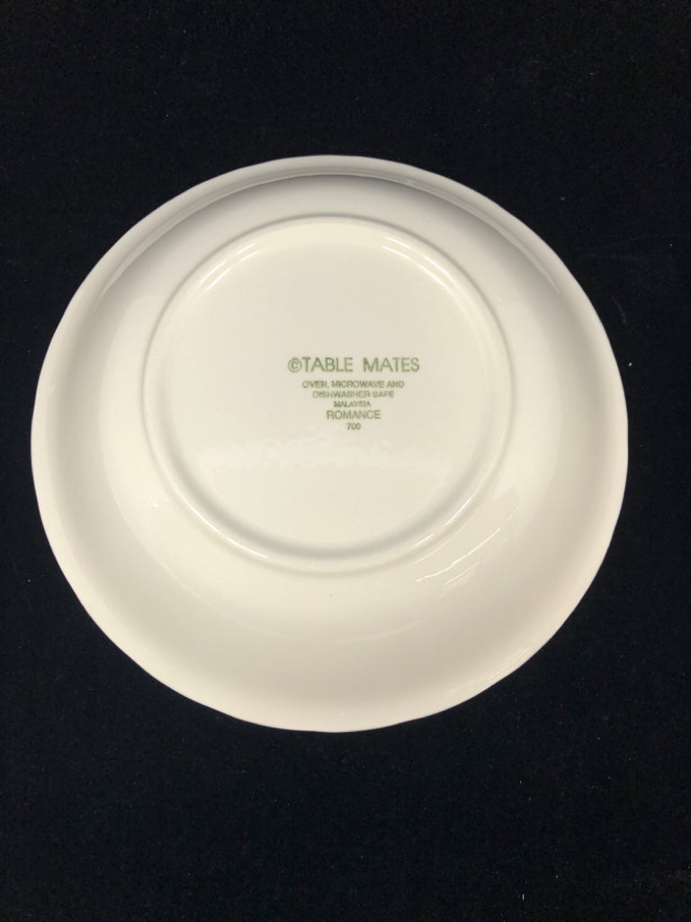 TABLEMATES CREAM SERVING BOWL W/EMBOSSED FLOWERS.