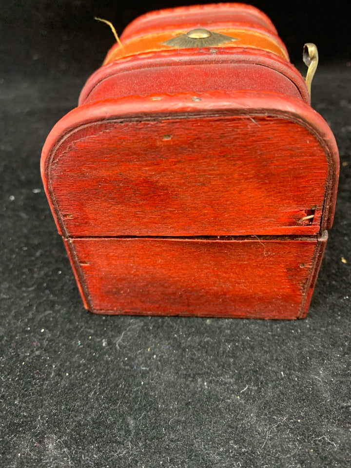 RED STORAGE BOX W CLASP.