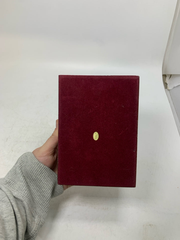 SMALL GLOSSY CHERRY COLORED BOX.