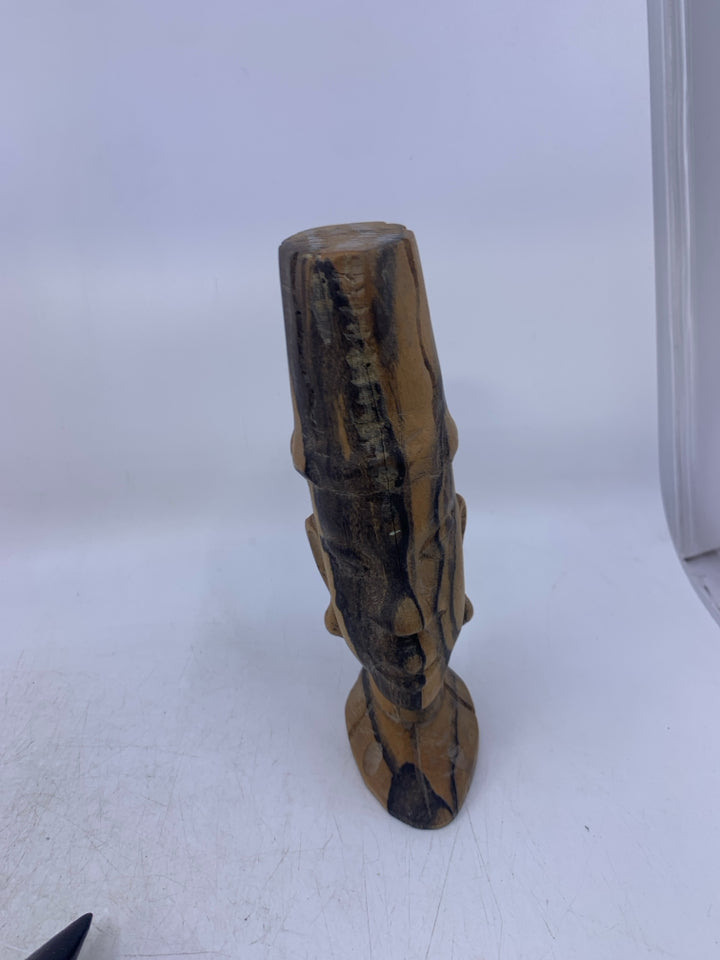 2-TONED WOOD CARVED FOLK ART HEAD/NECK.