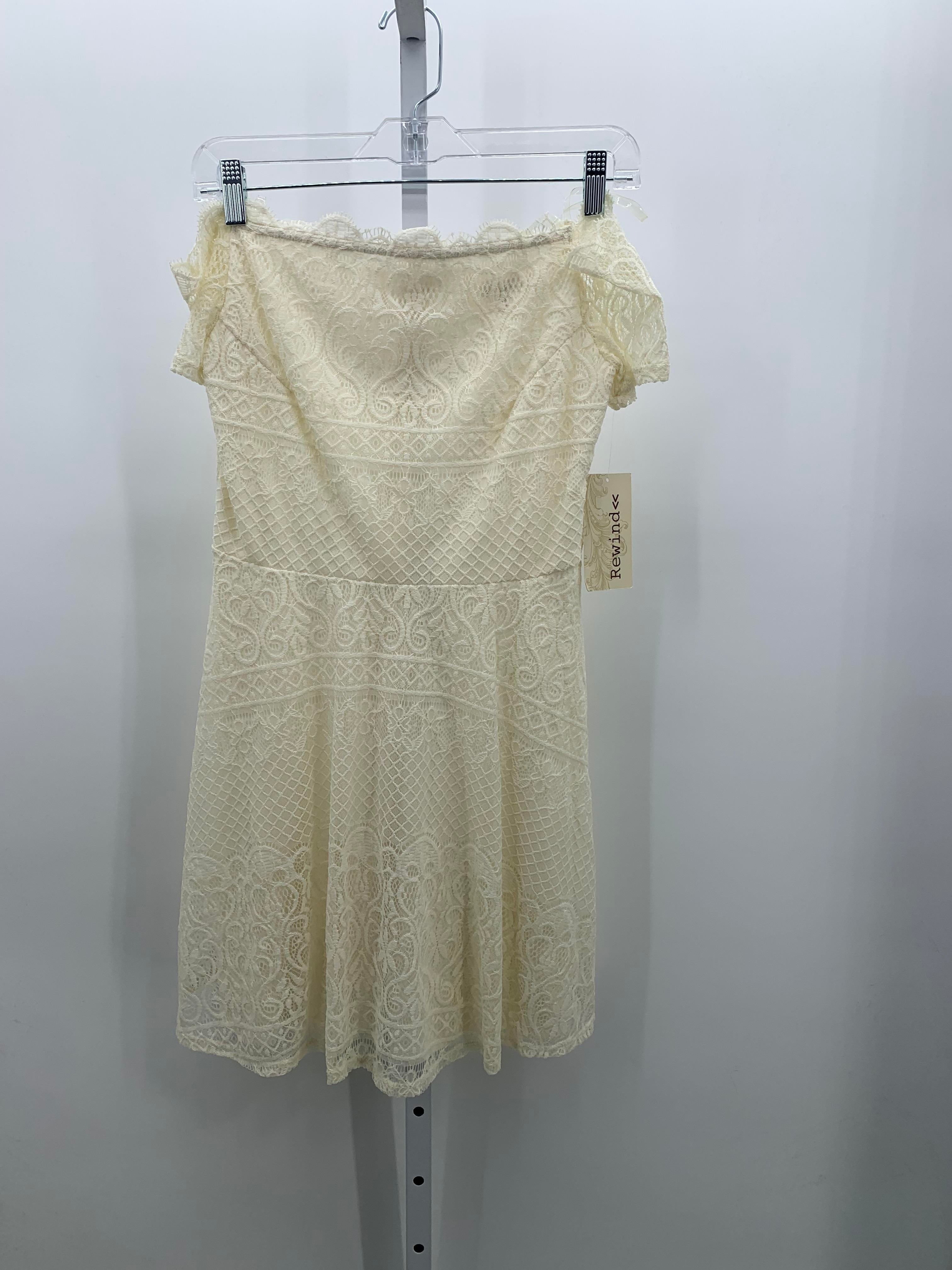 Rewind Size Medium Juniors Short Sleeve Dress