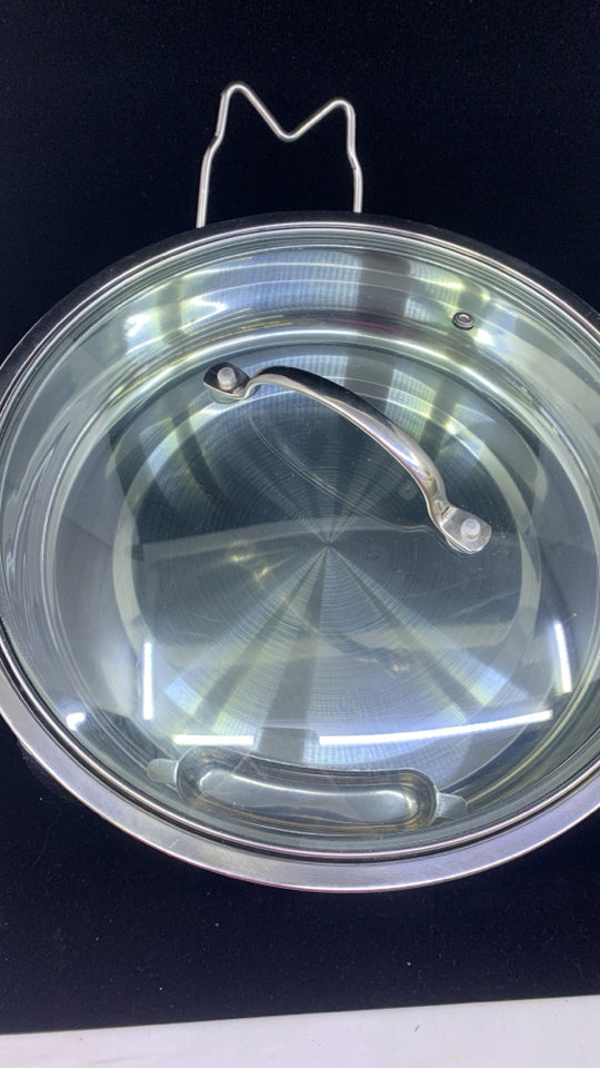 4QT SILVER ROUND CHAFING DISH.