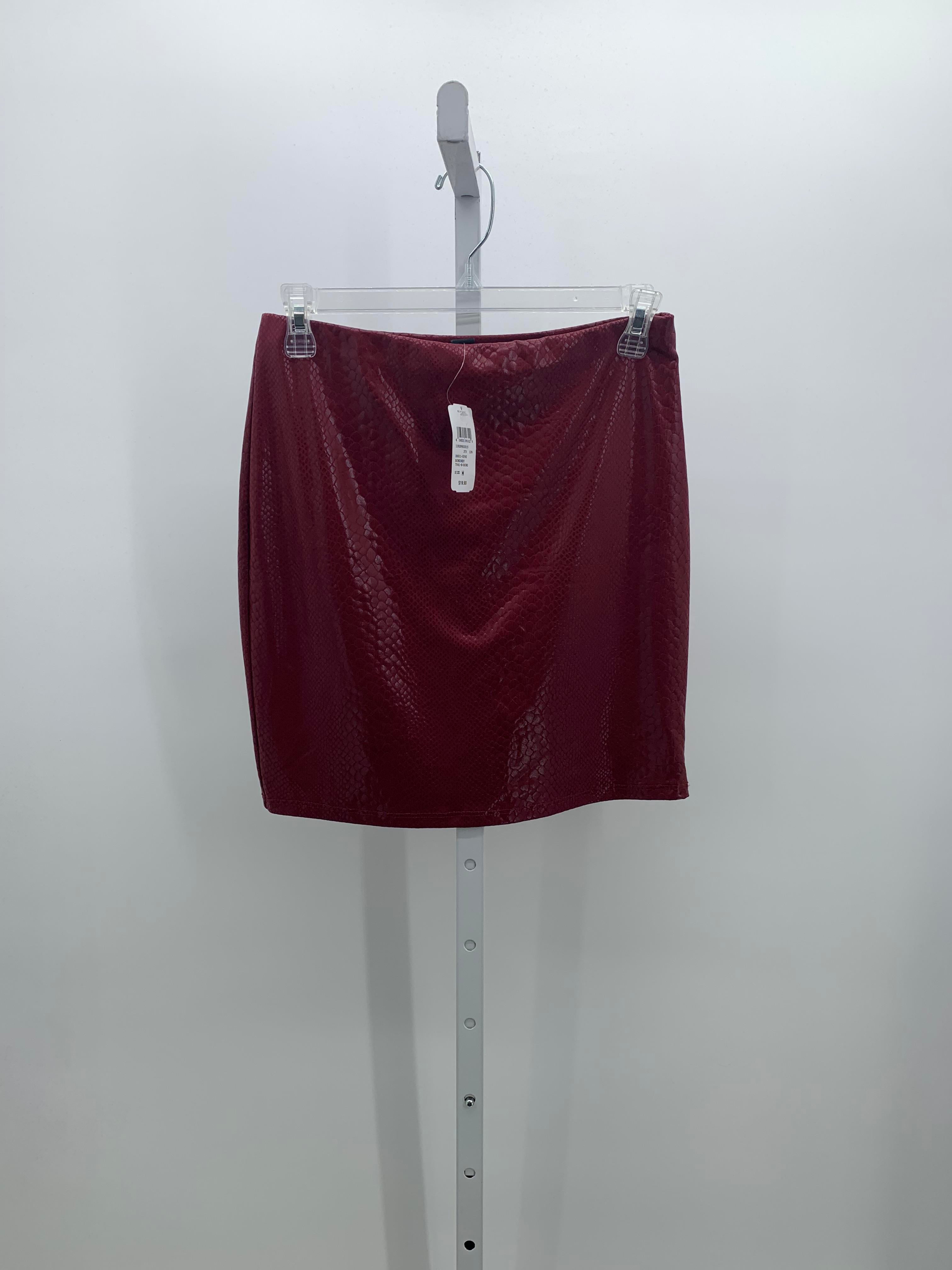 Windsor Size Medium Juniors Skirt