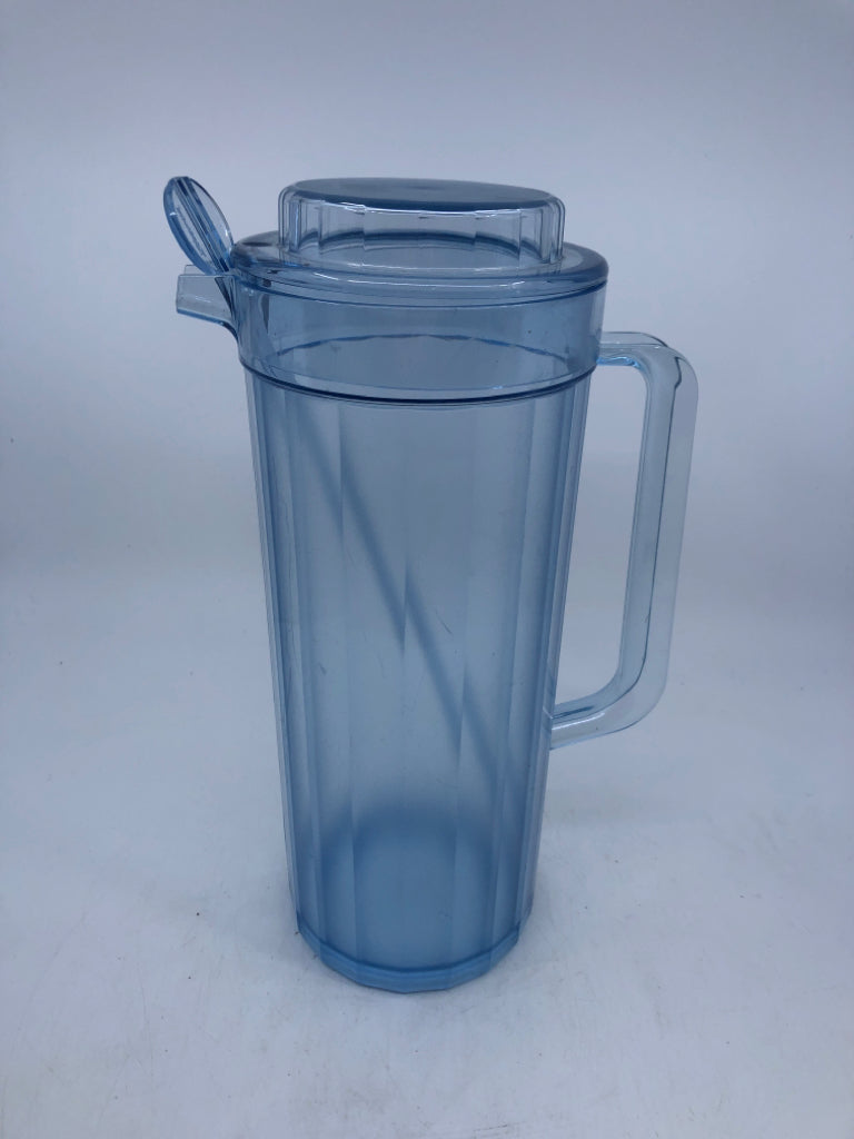 LIGHT BLUE TUPPERWARE PITCHER W STIRRER.