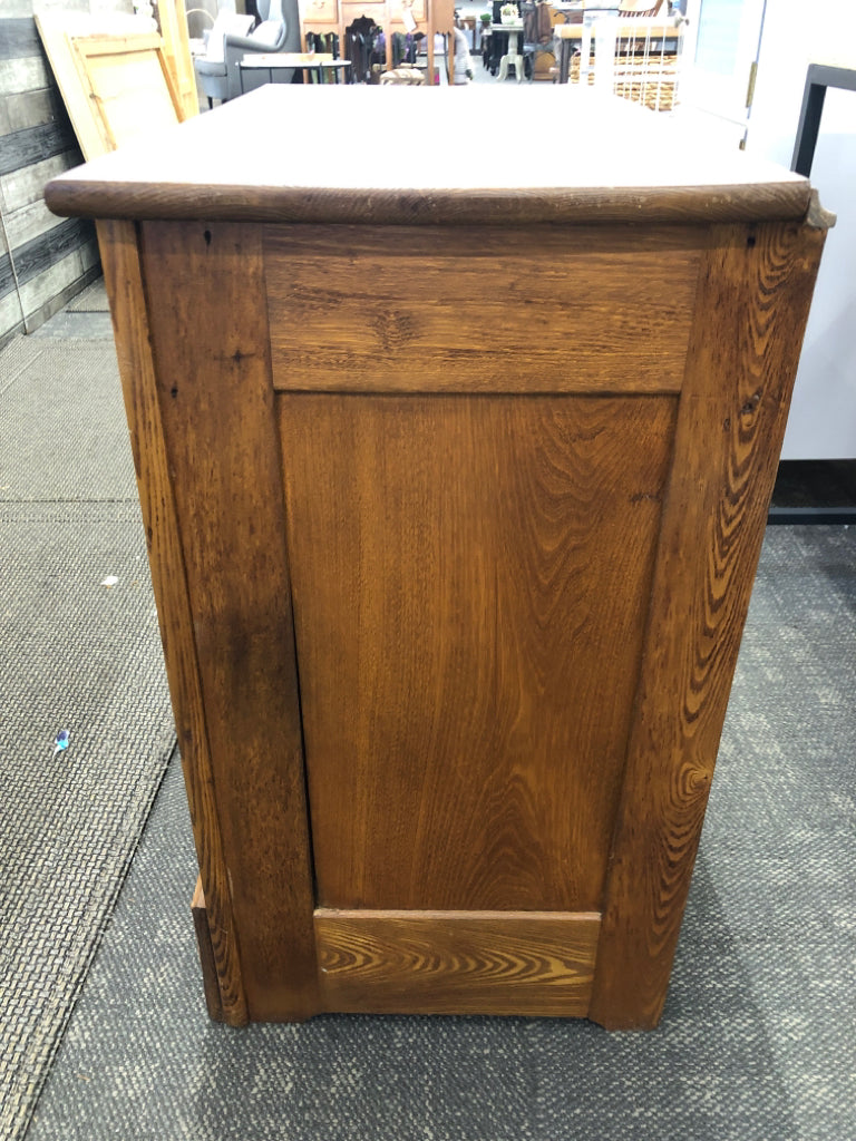 OAK WOOD SMALL CABINET- 3 DRAWER 1 CABINET.