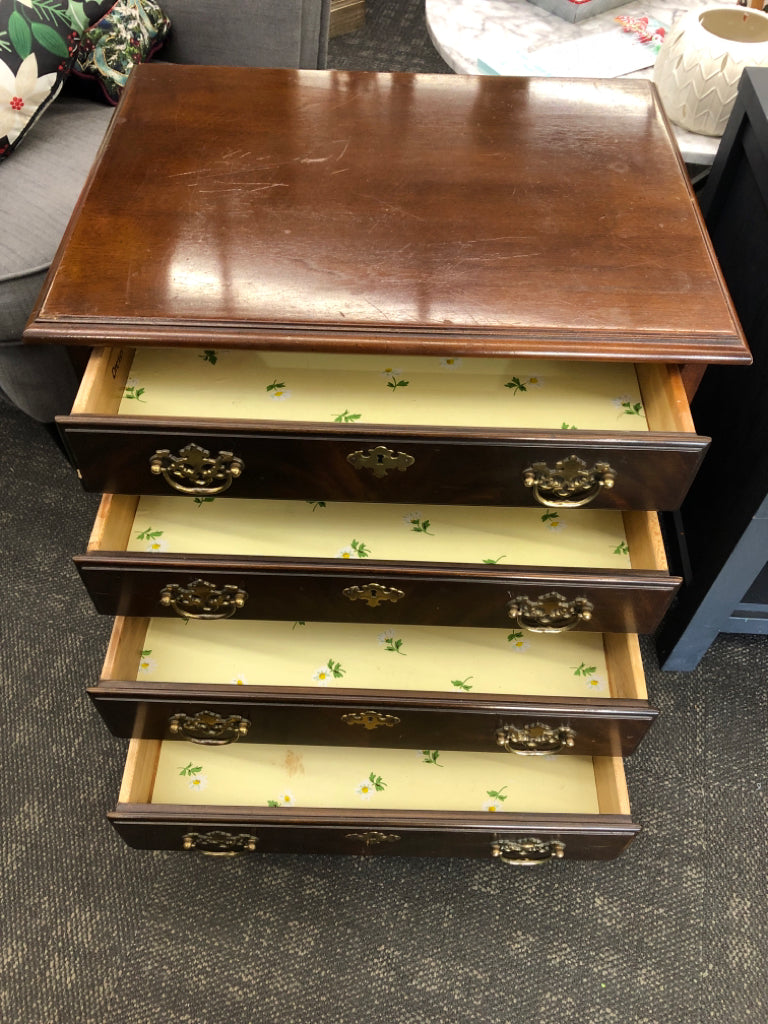 SMALL DARK WOOD 4 DRAWER DRESSER/SIDE TABLE DREXEL GOLD HARDWARE.