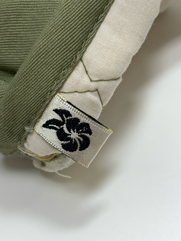 2PC NWT HAWAIIAN NATIVE OVEN MITS.