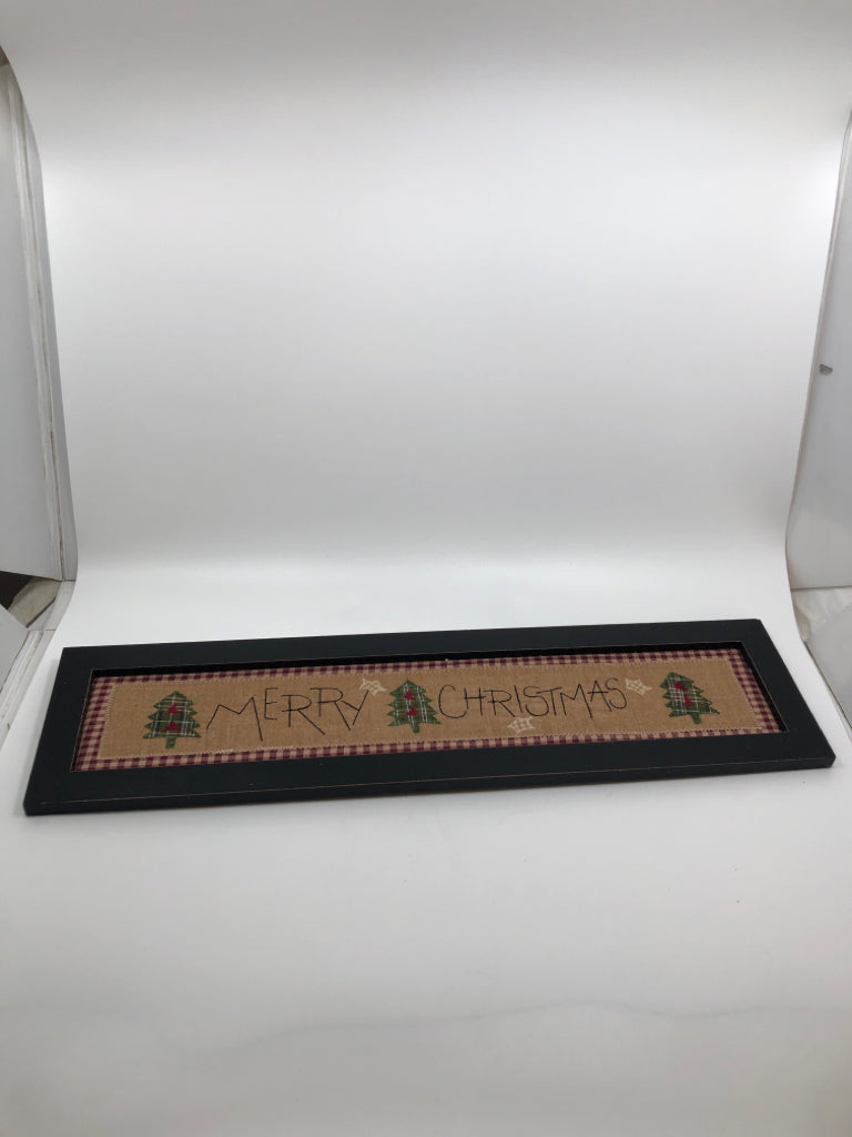 BLACK FRAME QUILTED WALL HANGING "MERRY CHRISTMAS".