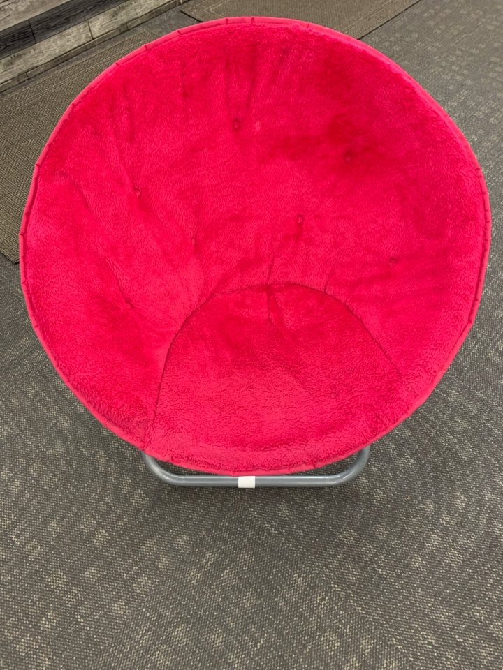 FLUFFY PINK FOLDING KIDS CHAIR.