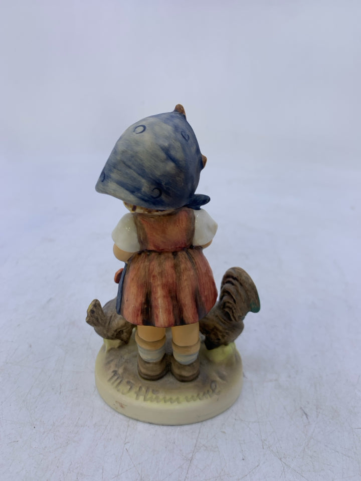 VTG HUMMEL FEEDING TIME GIRL W/ CHICKENS 199/1.