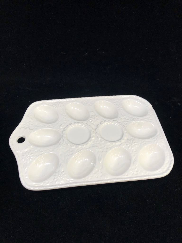 10 SLOT DEVILED EGG PLATTER W/BLUE S&P ROOSTERS.