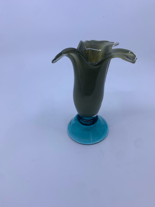 GRAY/FOOTED BLUE FREEFORM GLASS VASE.