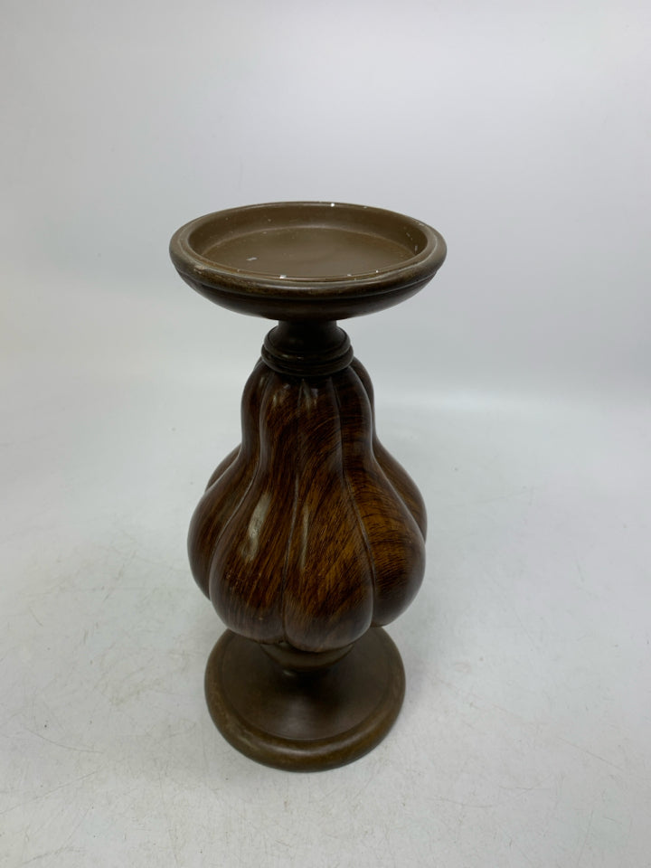 ACRYLIC/WOOD PILLAR CANDLE HOLDER.