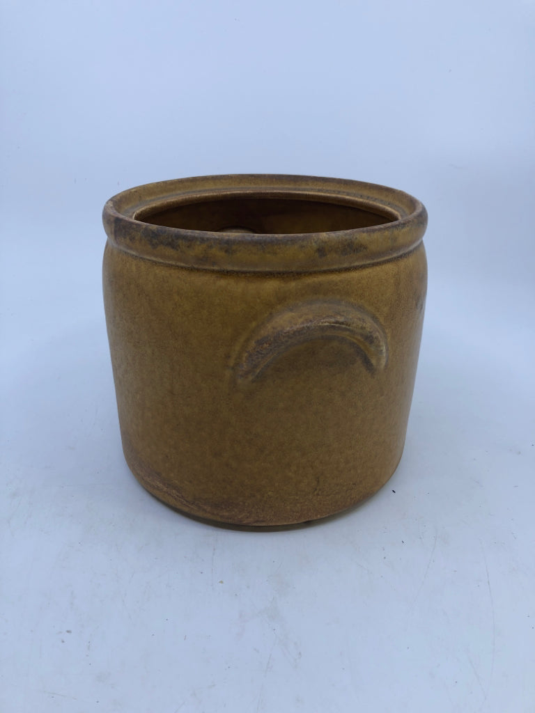 VTG LIGHT BROWN CROCK W/ NO LID MCCOY.