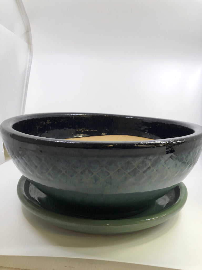 CERAMIC BLUE & GREEN PLANTER W/DRIP TRAY.