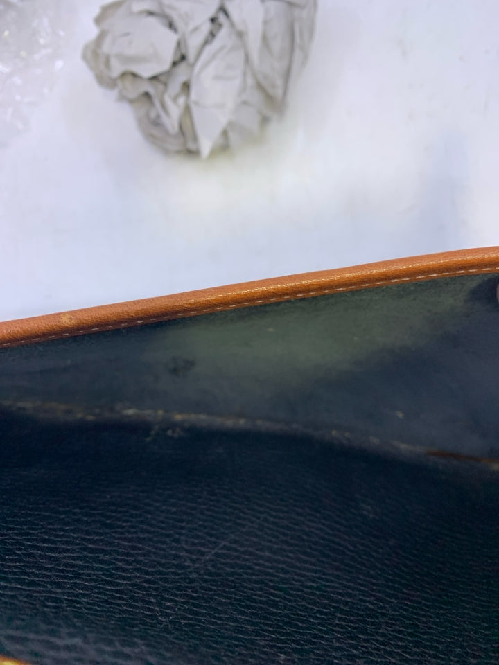 Vintage Dooney & Bourke All Weather Leather Carrier Shoulder Bag *Signs Of Wear/
