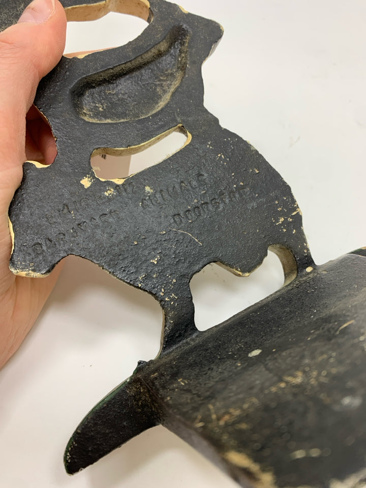 METAL FARM ANIMAL DOOR STOPPER.