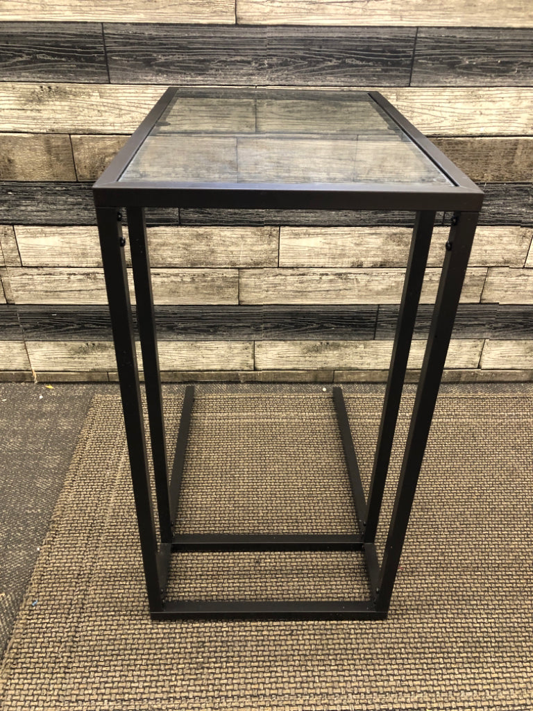 BLACK METAL + GLASS TOP SIDE TABLE.