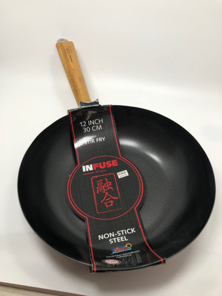 NEW NON STICK STIR FRY PAN.
