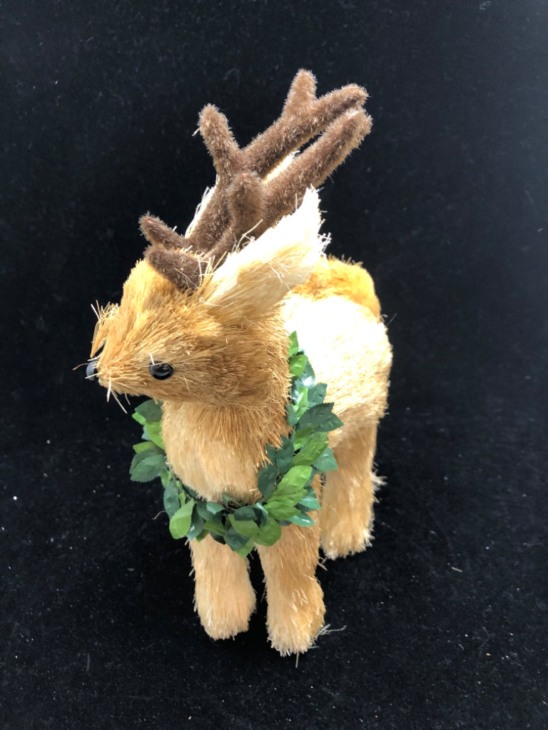 SMALL STRAW STANDING REINDEER.