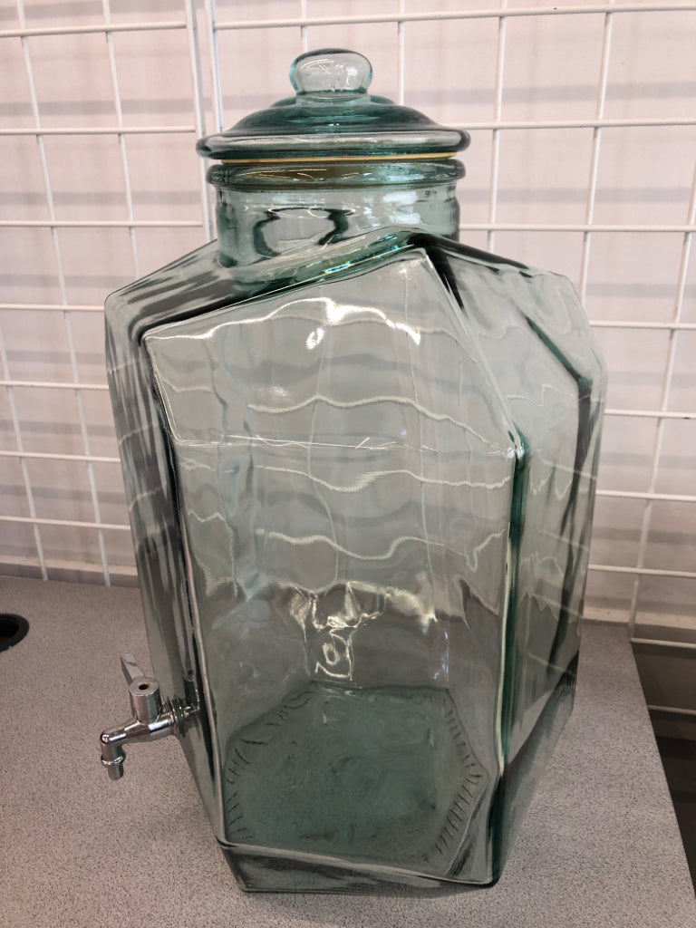 JUMBO STRUCTURAL GLASS DRINK DISPENSER.