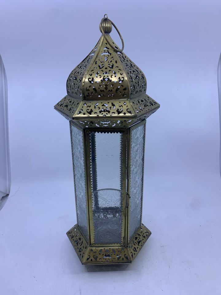 BRASS METAL PIECED GLASS PANES CANDLE HOLDER LANTERN 16 "h X 7 "W