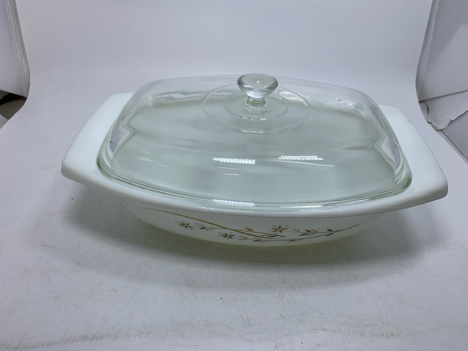 VTG HONEYSUCKLE PATTERN CASSEROLE DISH W/ LID.
