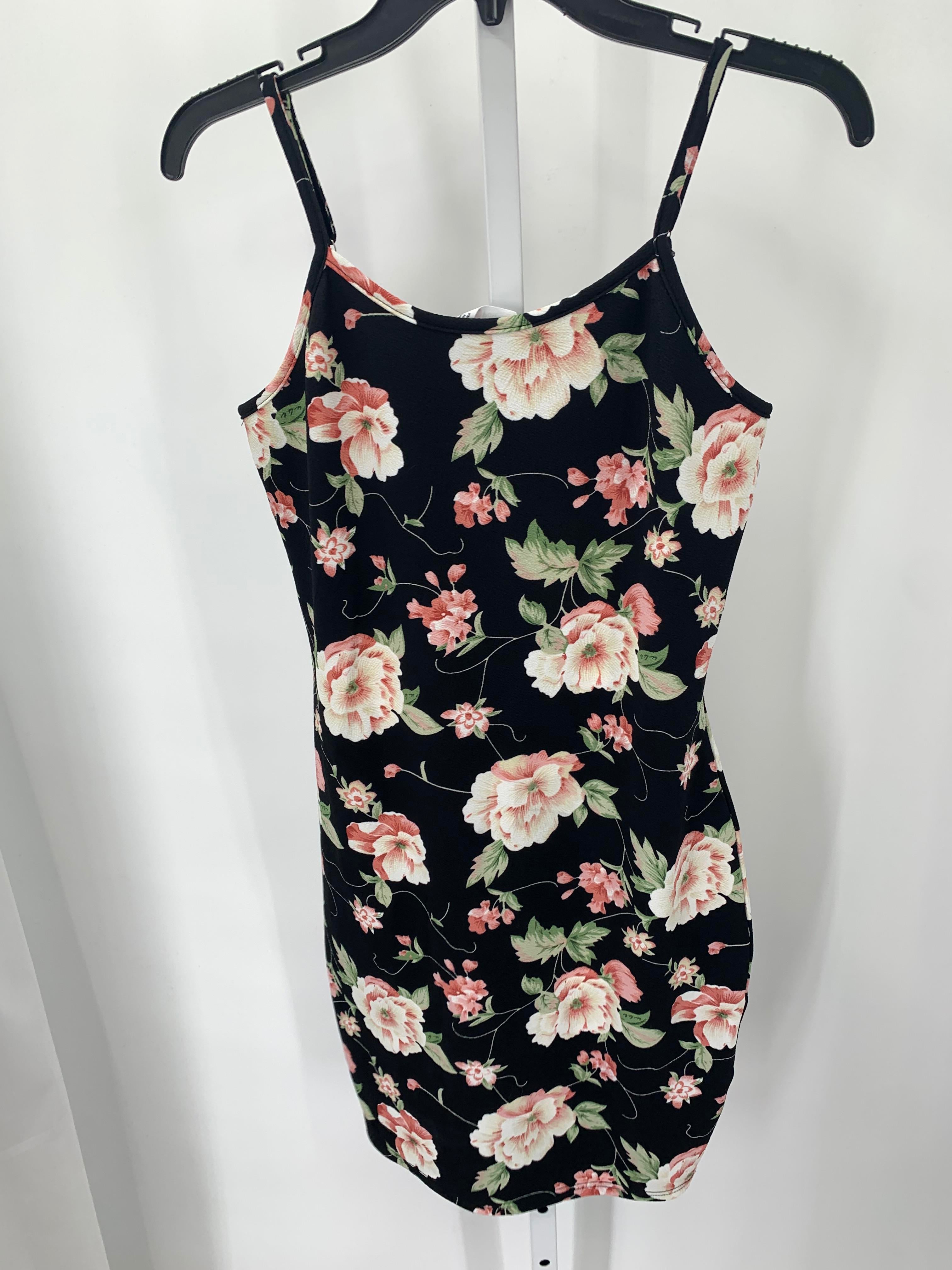 Size Medium Juniors Sleeveless Dress