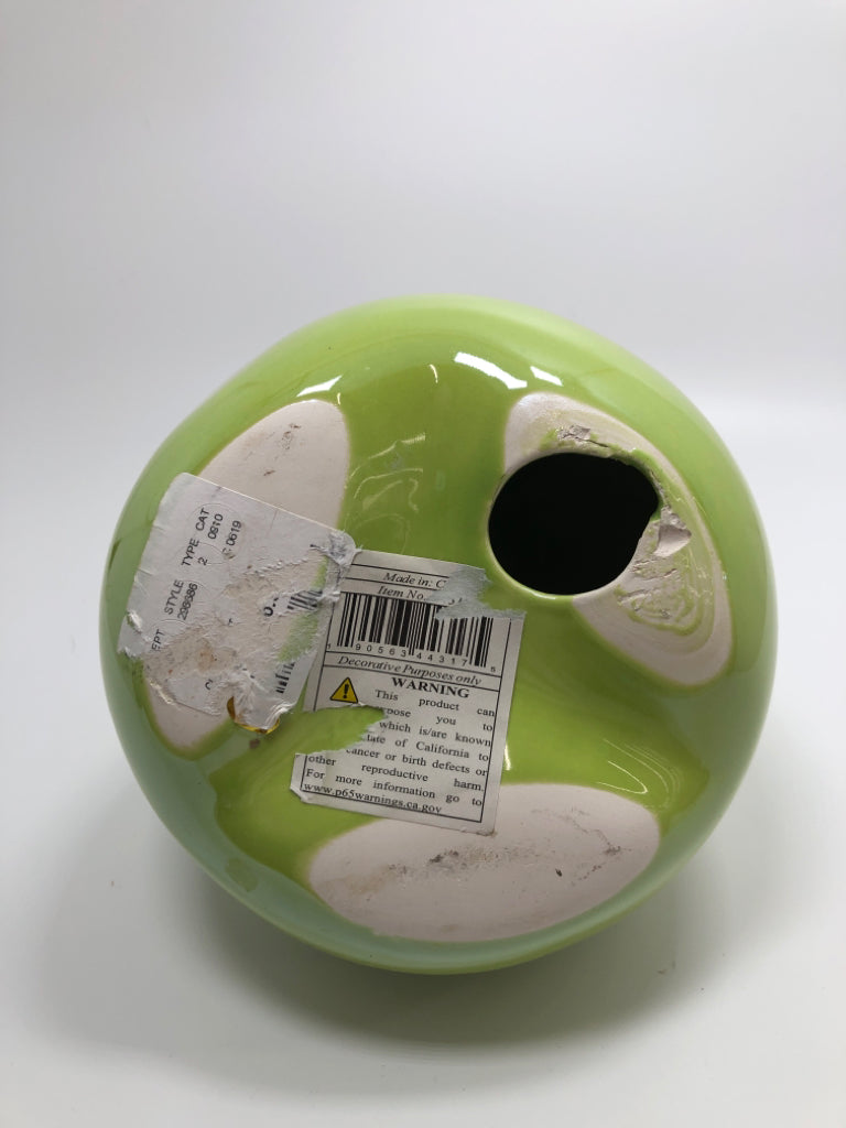 GREEN GLOSS CERAMIC PEAR.