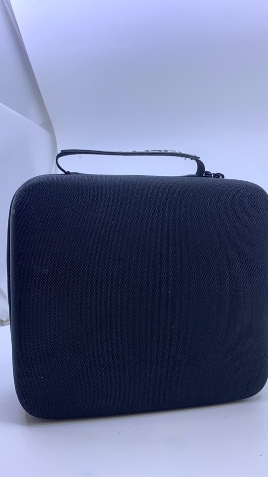 BLACK CASE WITH ZIPPER-CASELING.