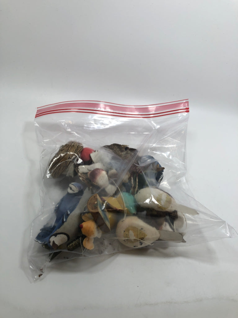 BAG OF ASSORTED CORK BIRDS.