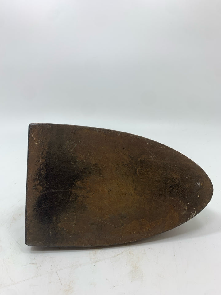 ANTIQUE SAD CAST IRON IRON.
