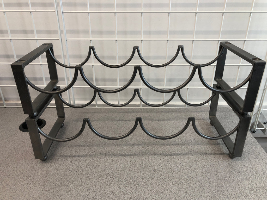 2-LAYER GRAY WINE HOLDER.