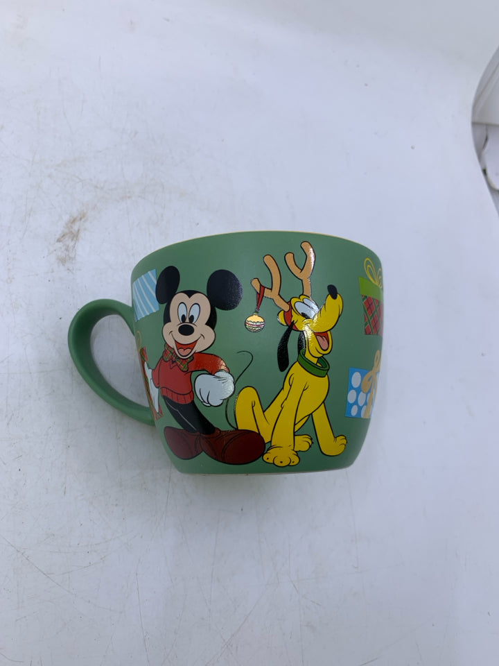 MICKEY MOUSE WITH TREE NEW MUG