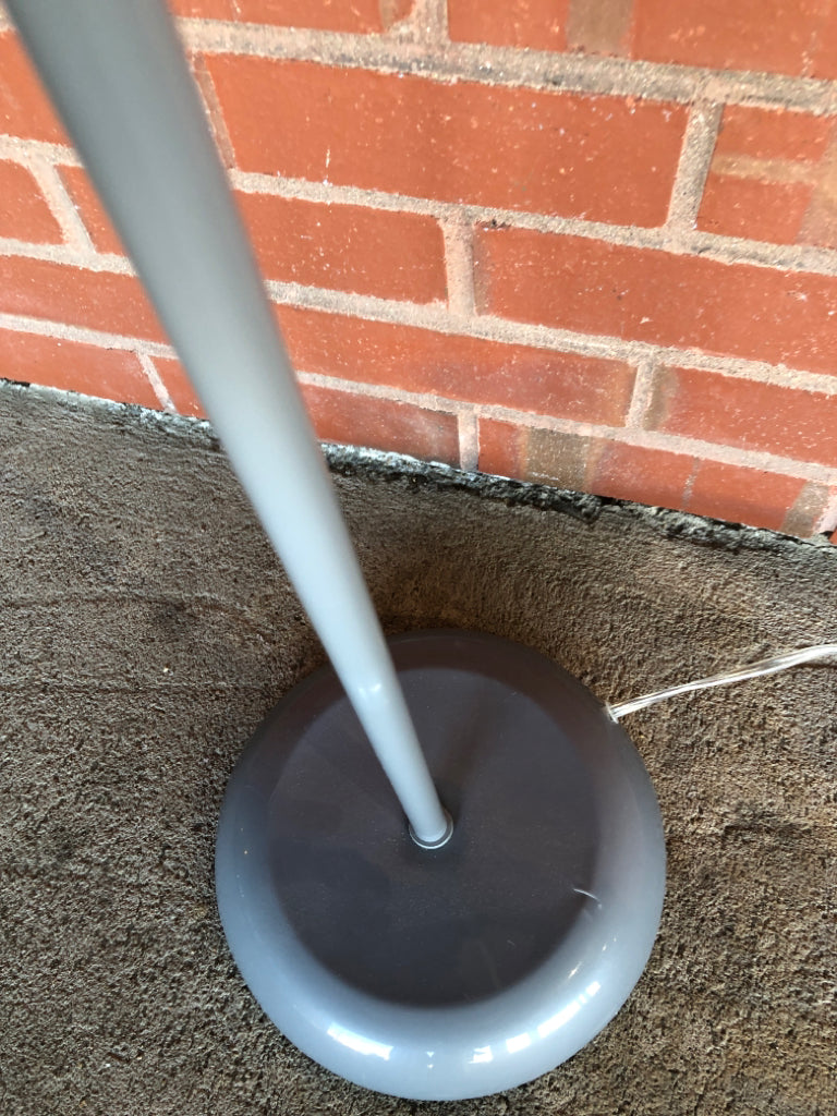 GREY FLOOR LAMP W/FROSTED SHADE.