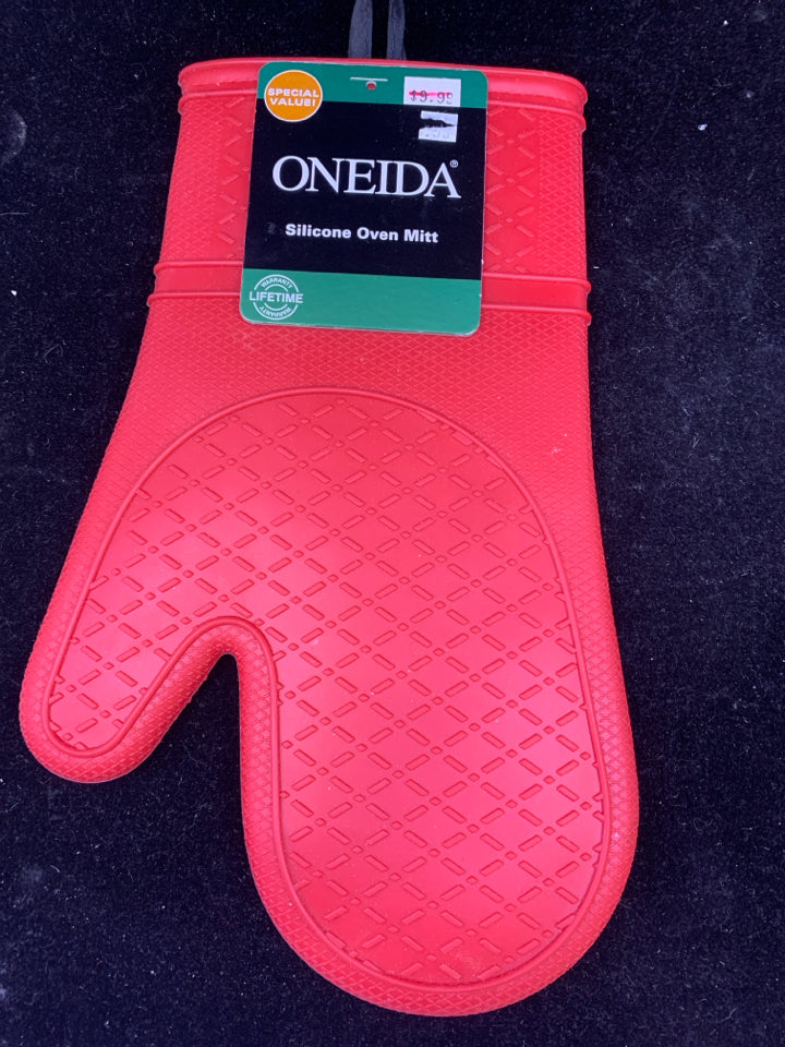 NWT ONEIDA RED SILICONE OVEN MIT
