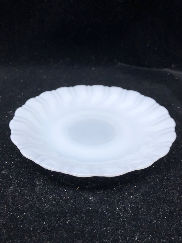 VTG MILK GLASS CORNING WARE TEACUP/SAUCER.