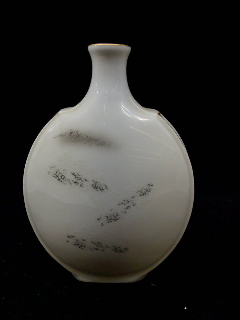 BLACK AND WHITE ASIAN STYLE NARROW NECK VASE.