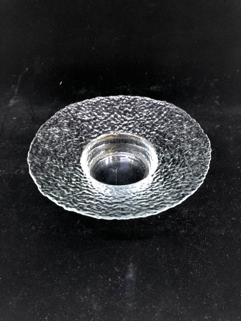 TEXTURED GLASS BOWL W/RAISED EDGES.