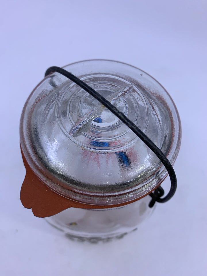 BALL JAR W/LID FILLED HALLOWEEN EYEBALLS.