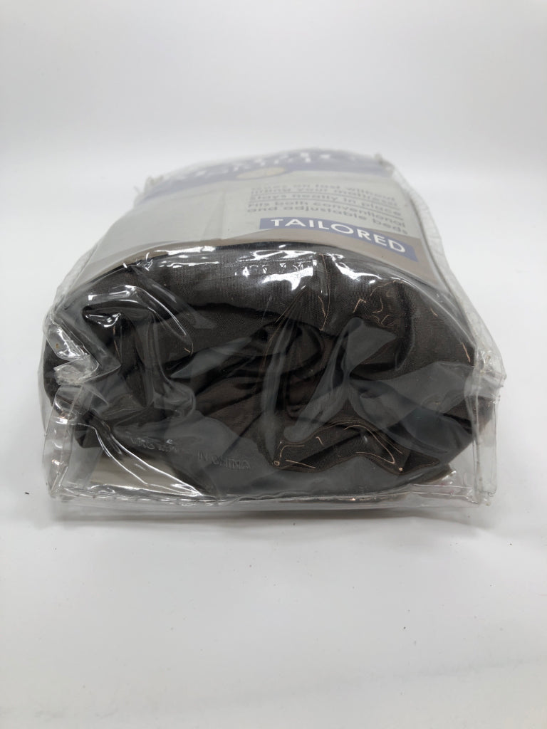 NIP FULL SIZE BLACK BED SKIRT.