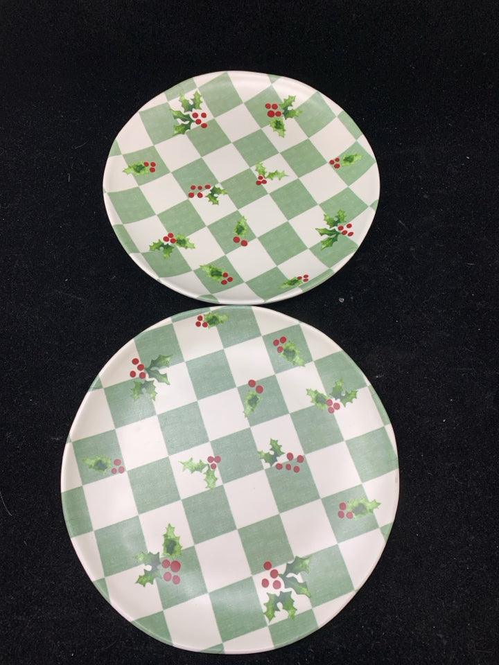 2PC GREEN AND WHITE CHECKERED MELAMINE PLATES W/HOLLY C&C.
