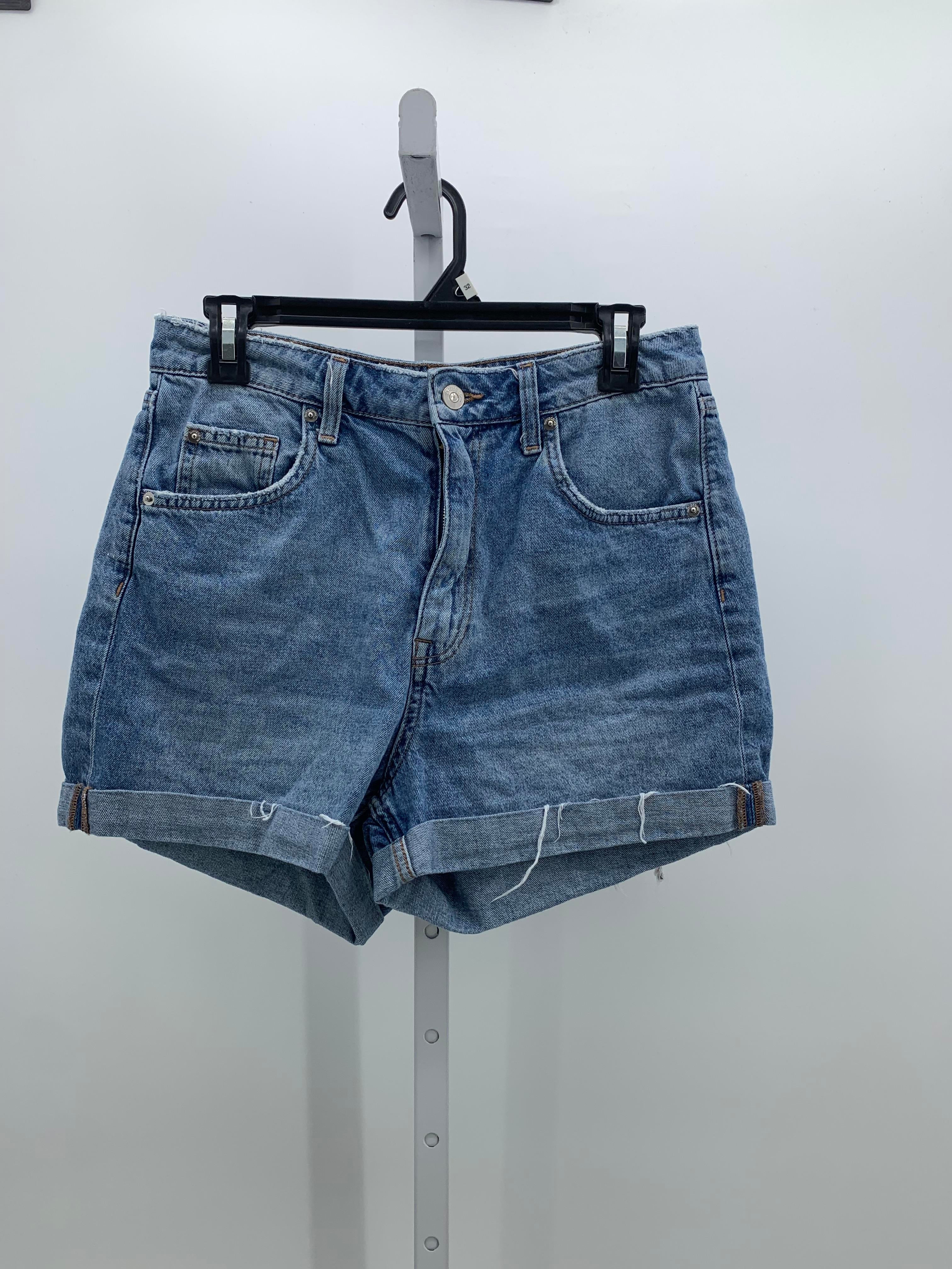 Divided Size 6 Juniors Shorts