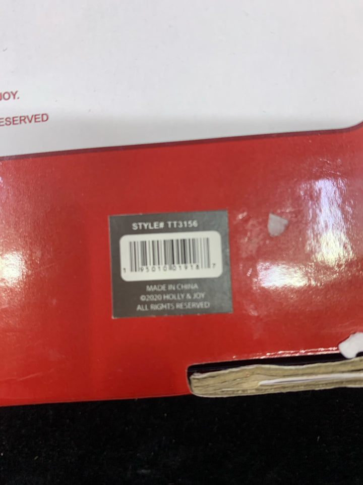 NIB 2 PC SPREAD SET MERRY CHRISTMAS.