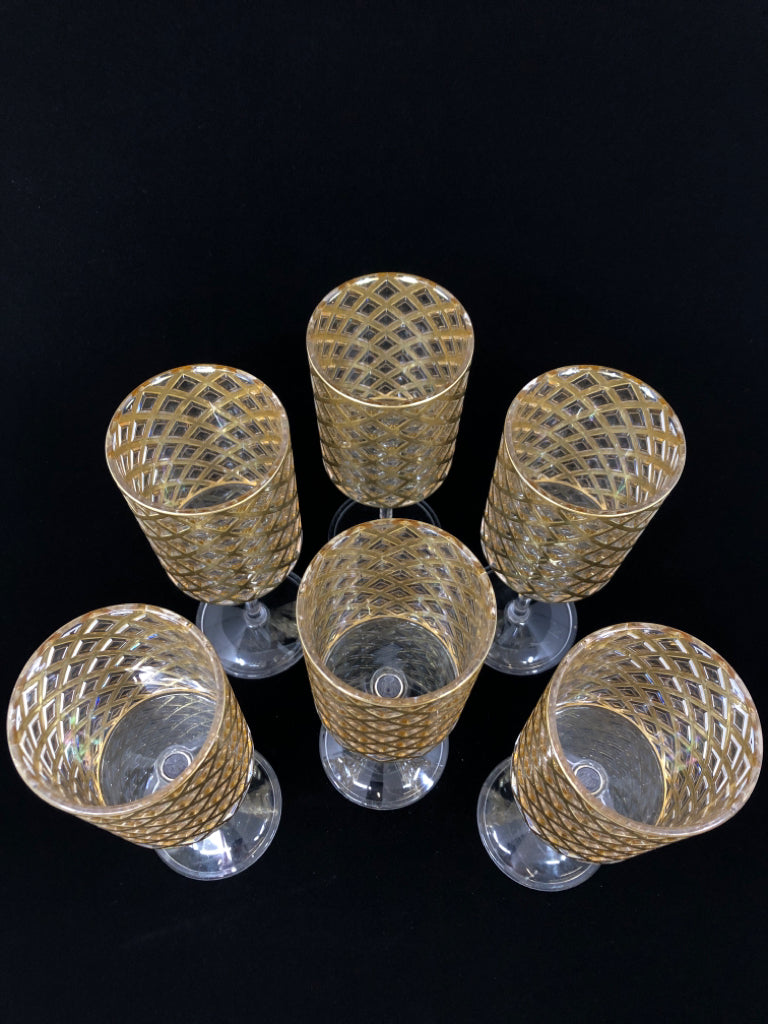 6 PLASTIC W/GOLD DIAMOND DESIGN WINE CUP.