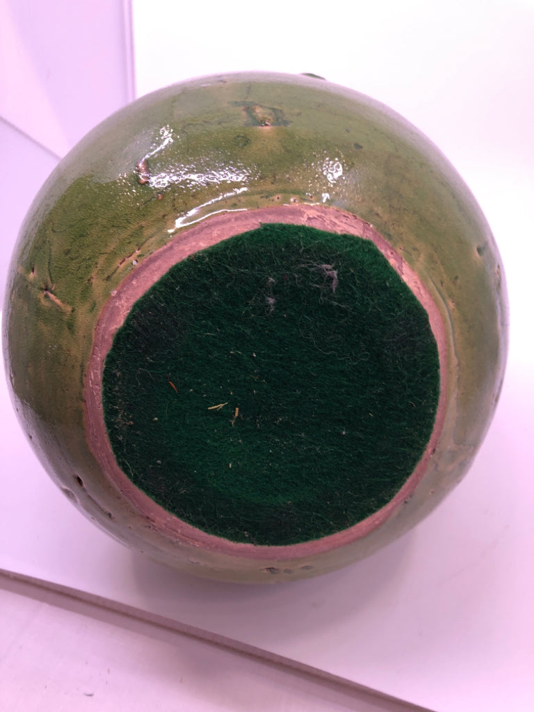 GREEN POTTERY URN STYLE VASE.