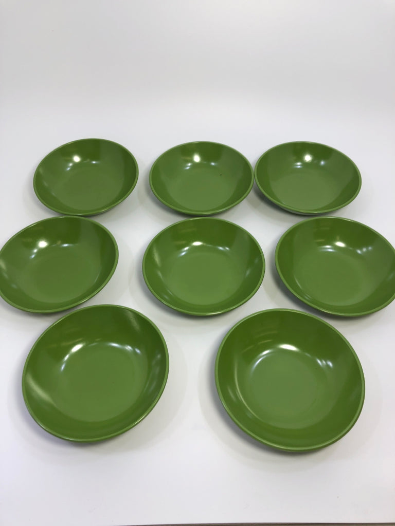 8 GREEN MELAMINE DESSERT BOWLS.