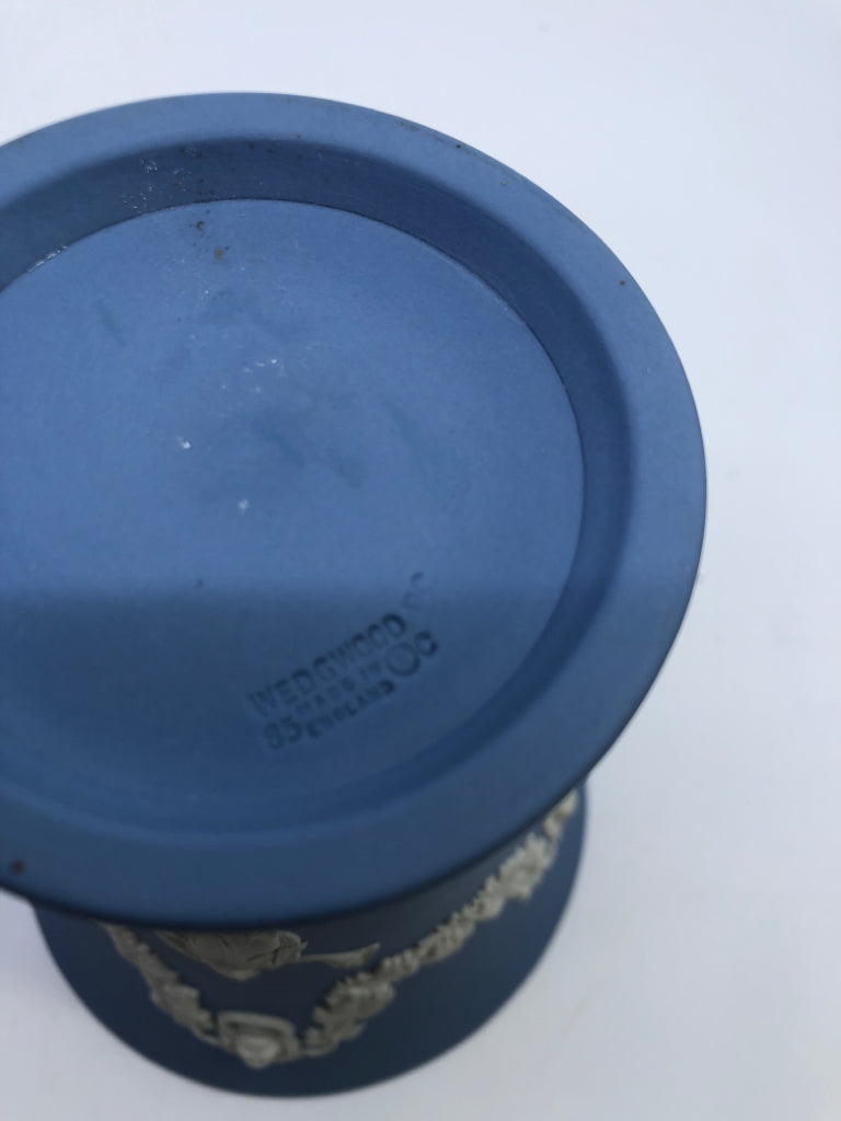 VTG BLUE EMBOSSED WEDGWOOD JASPERWARE FLARED VASE.